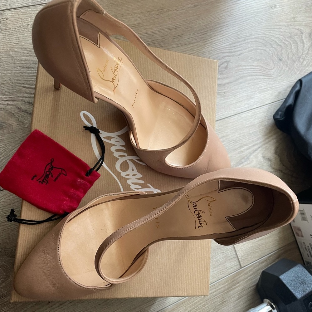 Christian louboutin 39.5 nude heels